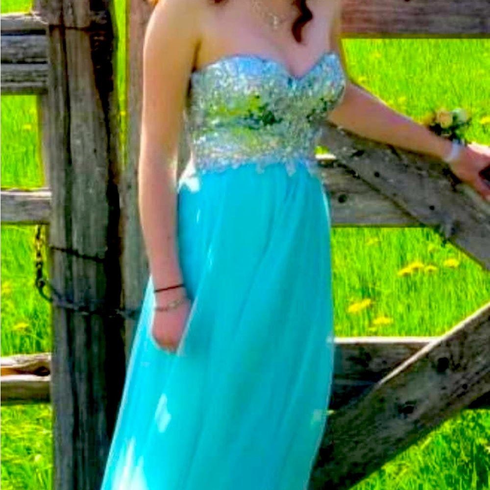 Tony Bowls Prom Dress